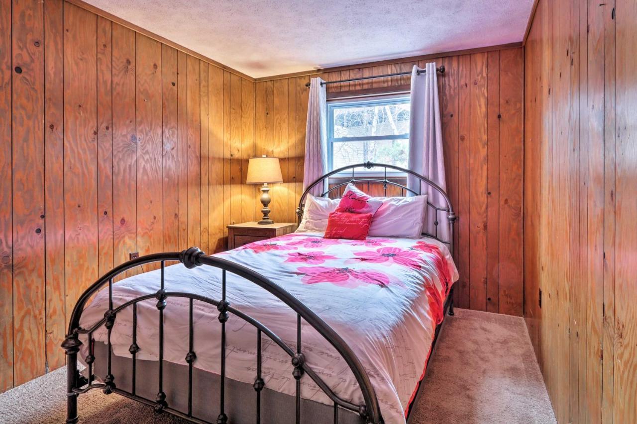 Вилла Quiet Poconos Getaway 23 Mi To Camelback Mountain Albrightsville Экстерьер фото